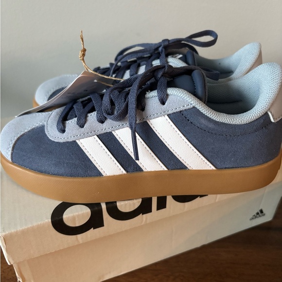 adidas Other - New in Box adidas Kids' VL Court 3.0 Sneaker, skateboard retro shoes, size 2